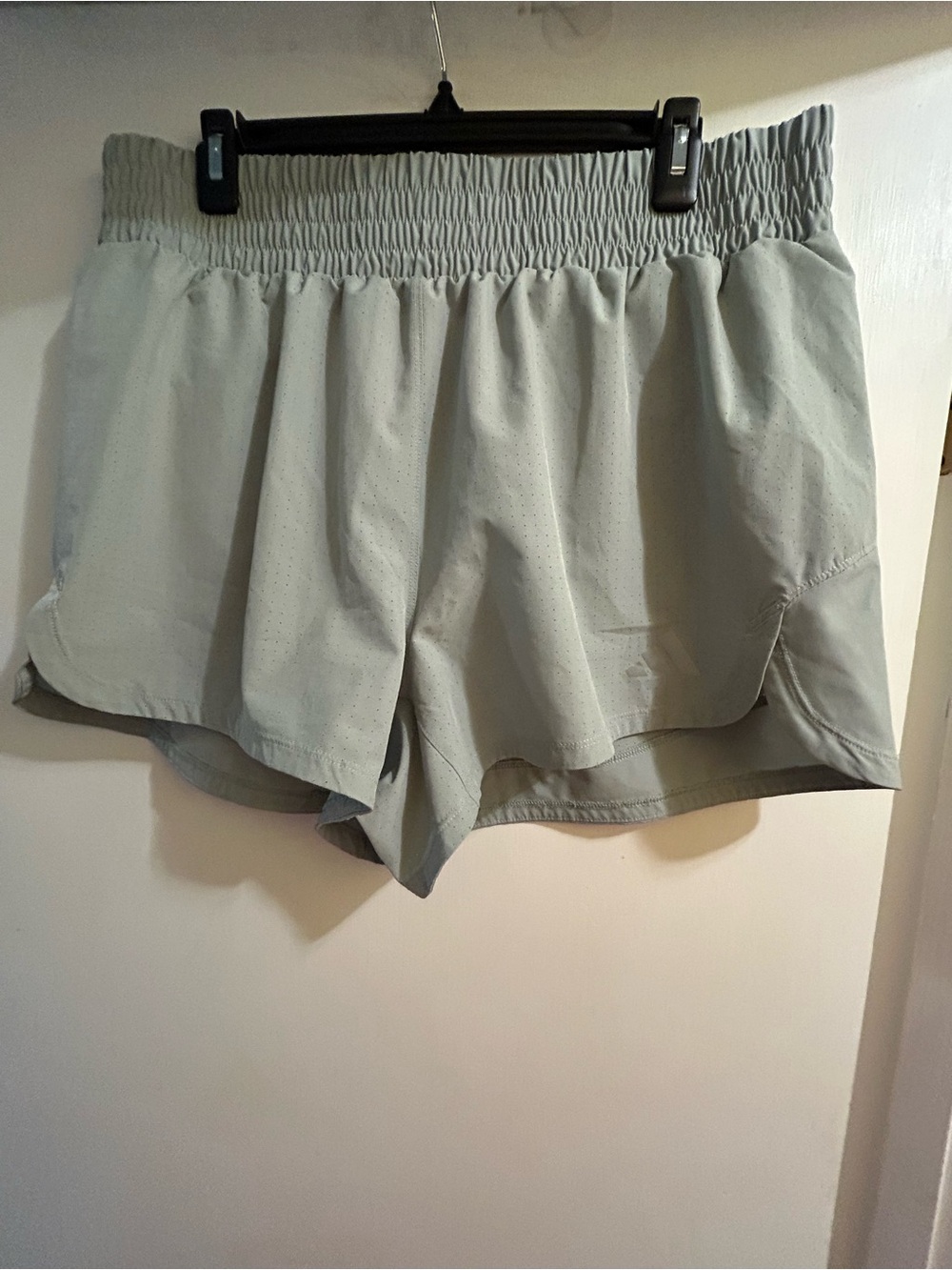 Adidas Women’s Climacool NWOT Light Sage Reg. Fit Athletic Shorts W/Liner, Sz XL